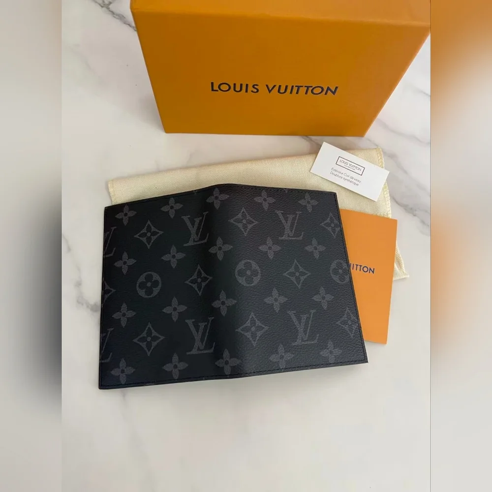 Louis Vuitton Monogram Eclipse Passport Cover - Black/Gray